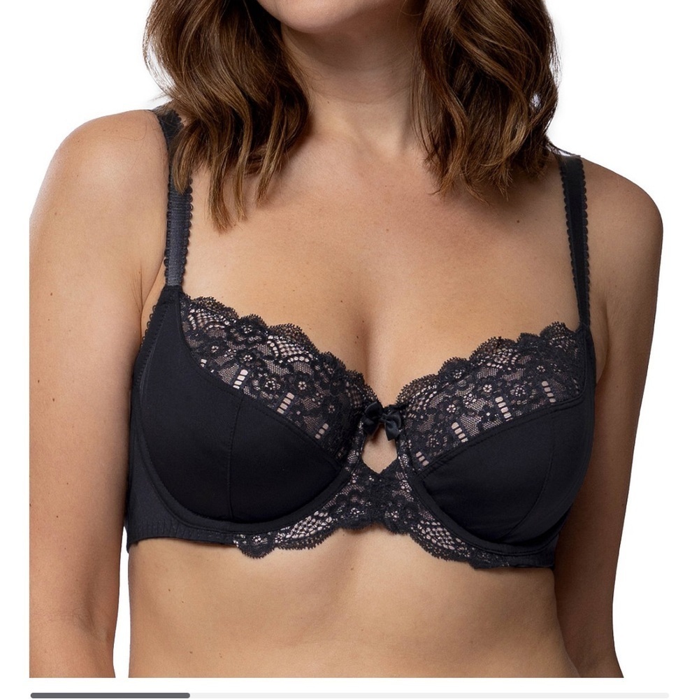 Dorina Bra